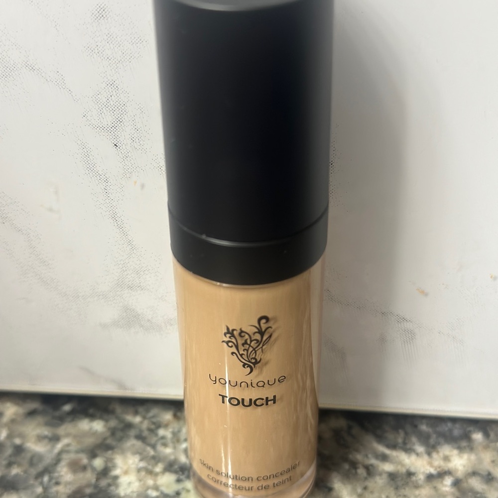 Younique touch concealer choose your color!